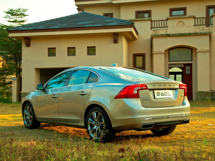  Volvo S60L 2013 года  (фото 4 из 12)